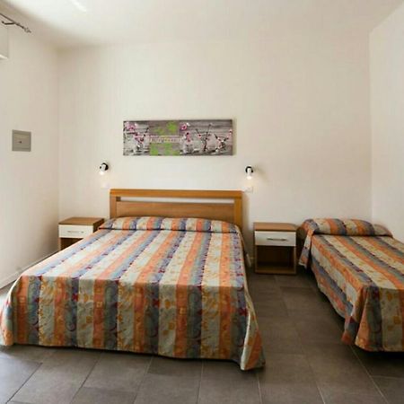 Hotel Augusta Каорле Экстерьер фото